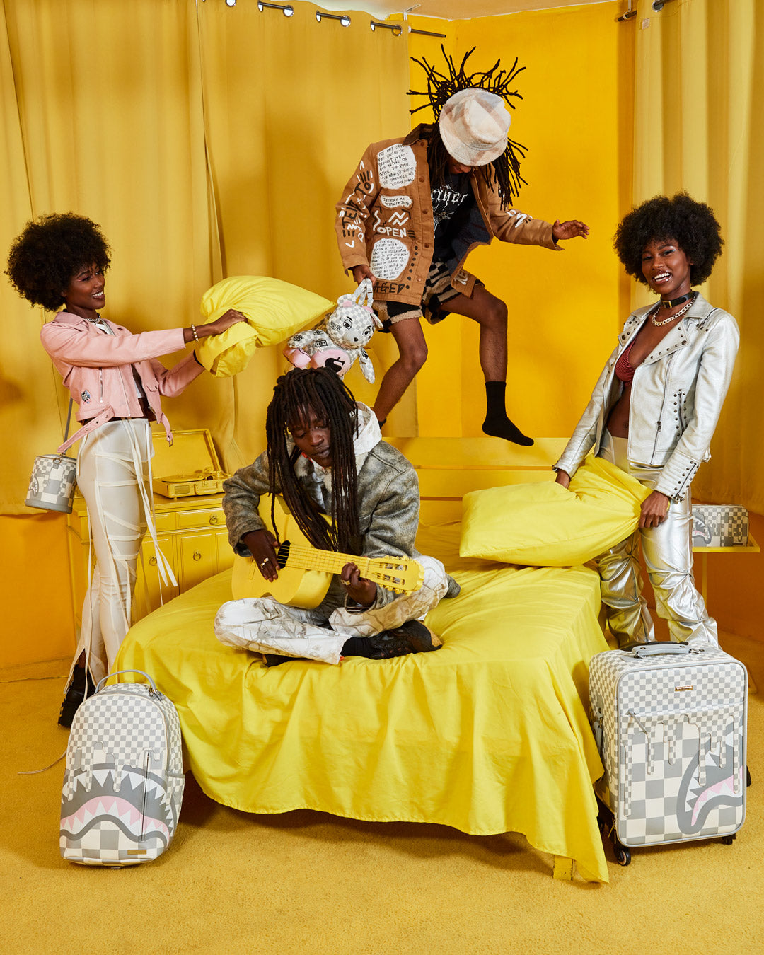 XTC LA PALAIS PAINTBUCKET BAG